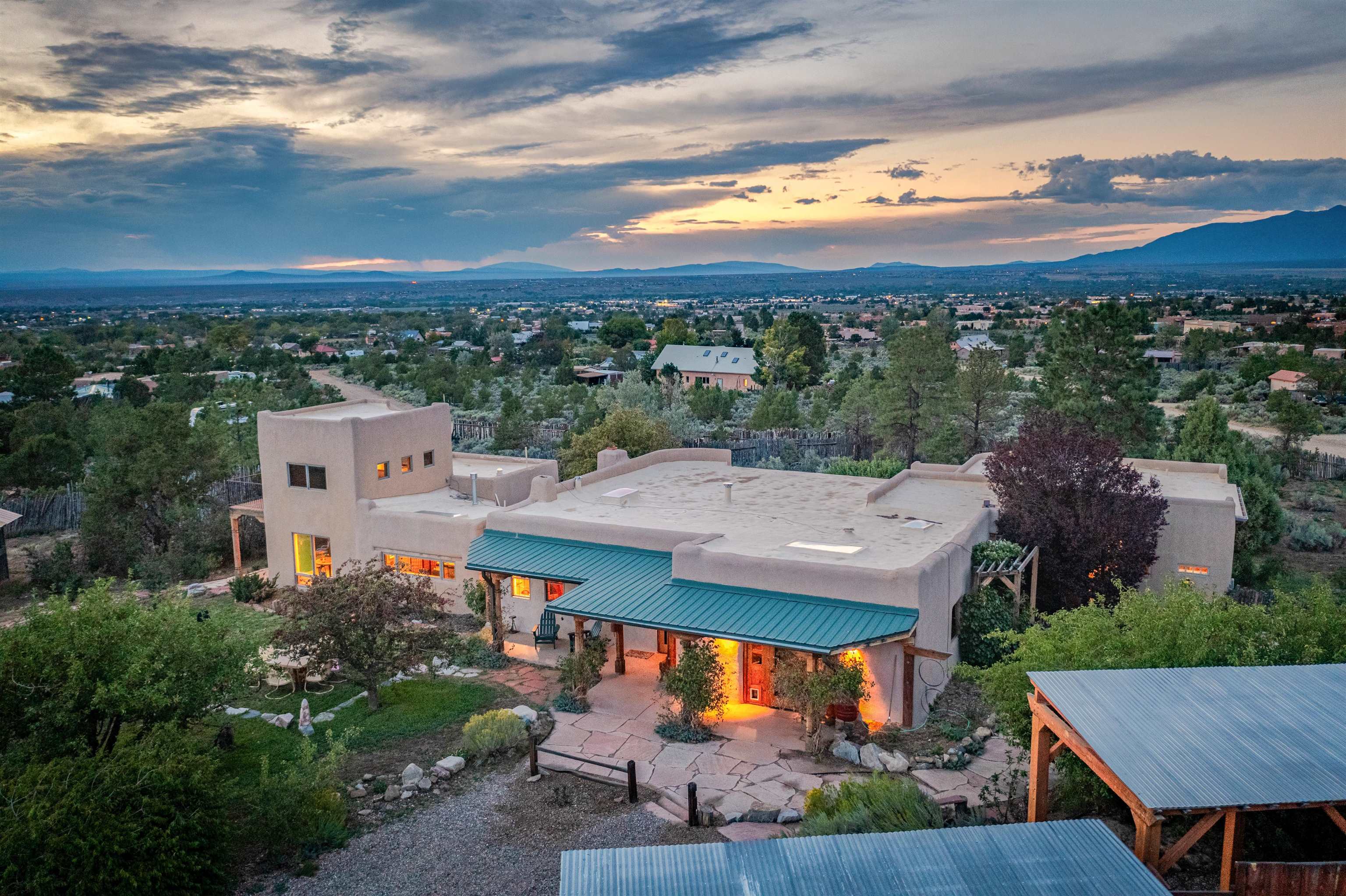 LA Semilla Rd, Taos, NM 87571