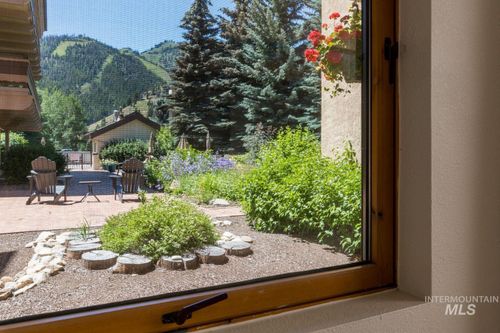 602-351 S 2nd Ave, Ketchum, ID, 83340 | Card Image