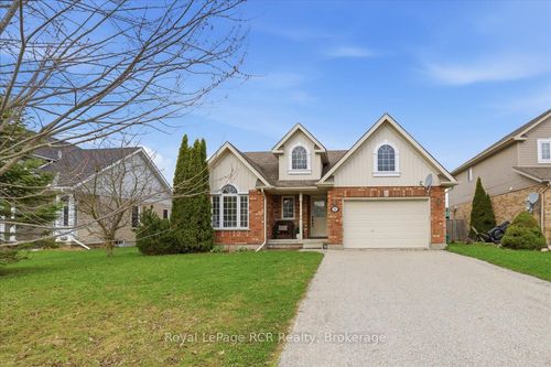 14 Parkside Street, Mapleton, ON, N0G1B0 | Card Image