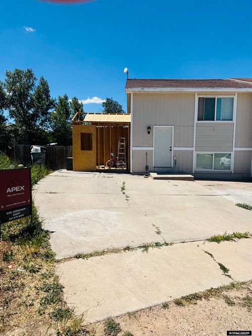 427 Thayer Cir, Evanston, WY, 82930-4926 | Card Image