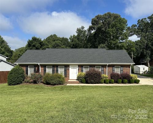 2443 1st Street Pl Nw, Hickory, NC, 28601-1355 | Card Image