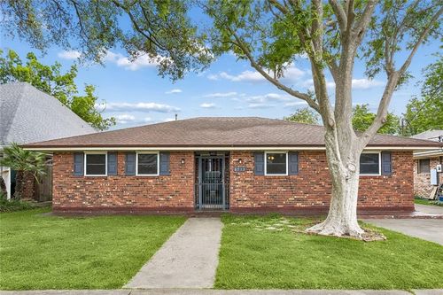 8713 Bocage Place, River Ridge, LA, 70123 | Card Image