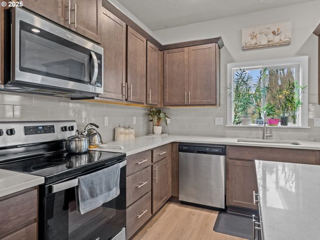 277 S 7 Th St, House other with 5 bedrooms, 3 bathrooms and 3 parking in Carlton OR | Image 8