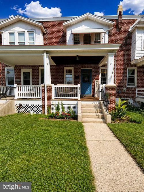 321 4th Ave, PHOENIXVILLE, PA, 19460-3903 | Card Image