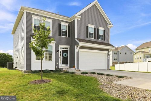 215 Upperville Dr, STEPHENS CITY, VA, 22655-3265 | Card Image