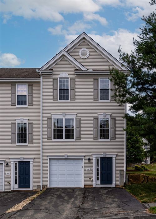 61-61 Tulip Cir, South Grafton, MA, 01560-1250 | Card Image