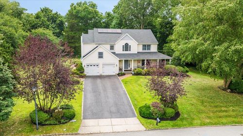 7 Cumberland Ct, Huntington, NY, 11743-3876 | Card Image