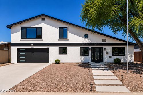 2210 E Everett Dr, Phoenix, AZ, 85022-4110 | Card Image
