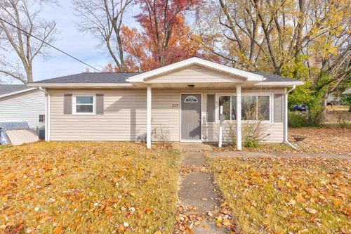 717 Thornberry Dr, Evansville, IN, 47710-4251 | Card Image