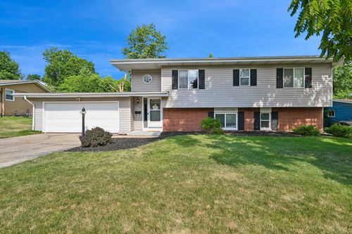 3729 Northwood Dr Ne, Cedar Rapids, IA, 52402-2732 | Card Image