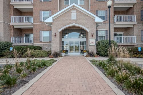 unit-203-2692 Stone Cir, Geneva, IL, 60134-1066 | Card Image