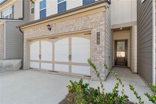 5627 Chickory Dr, Flowery Branch, GA, 30542-7207 | Card Image
