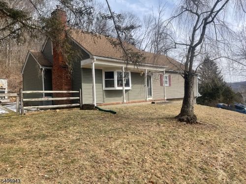 8 Diana Ct, Califon, NJ, 07830-4104 | Card Image