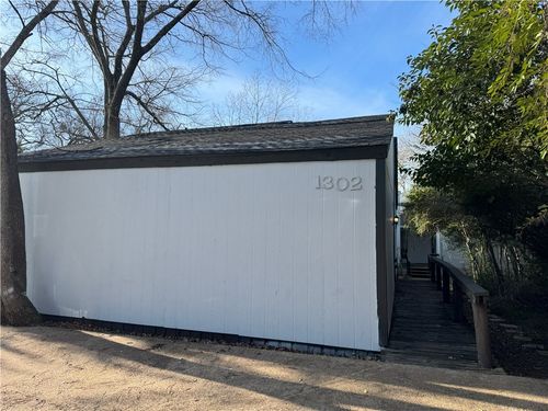 1302 Holik Dr, College Station, TX, 77840-4450 | Card Image