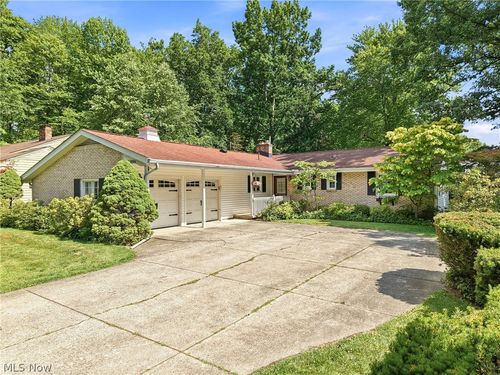 8564 Squires Ln Ne, Warren, OH, 44484-1644 | Card Image