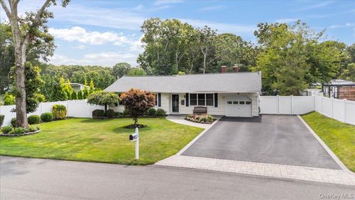 84 Stratler Drive, Brookhaven, NY, 11967 | Card Image