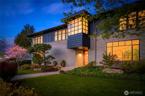 4218 92nd Ave Ne, Yarrow Point, WA, 98004-1323 | Card Image