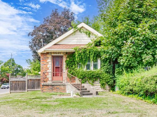 2 Esgore Drive, Toronto, ON, M5M3R1 | Card Image