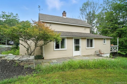 123 Robert Ln, Monticello, NY, 12701-3920 | Card Image