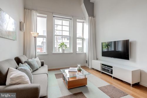apt-201-870 N 28th St, PHILADELPHIA, PA, 19130-1729 | Card Image