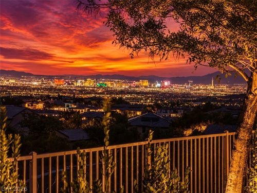 3 Pine Hollow Dr, Henderson, NV, 89052-6702 | Card Image