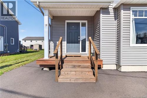 16 Brooklyn St, Moncton, NB, E1A7E8 | Card Image