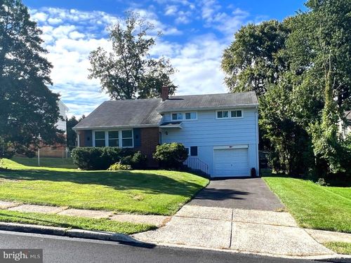 10 Forest Ave, WILLOW GROVE, PA, 19090-2730 | Card Image