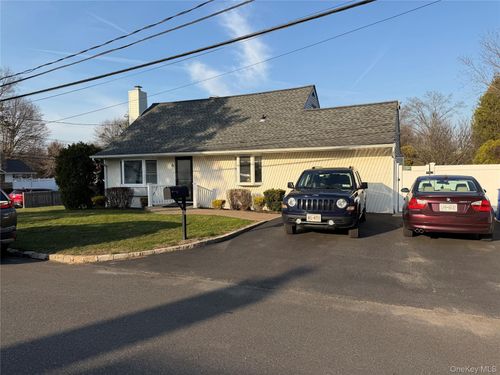 6 Thorney Ave, Huntingtn Sta, NY, 11746-3714 | Card Image