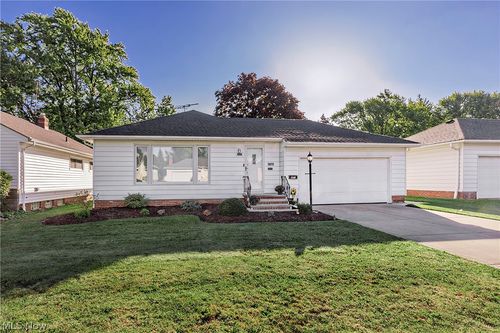 1673 Chelmsford Road, Mayfield Heights, OH, 44124 | Card Image