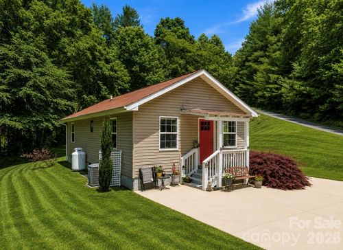 54 Thad Johnson Rd, Saluda, NC, 28773-8800 | Card Image