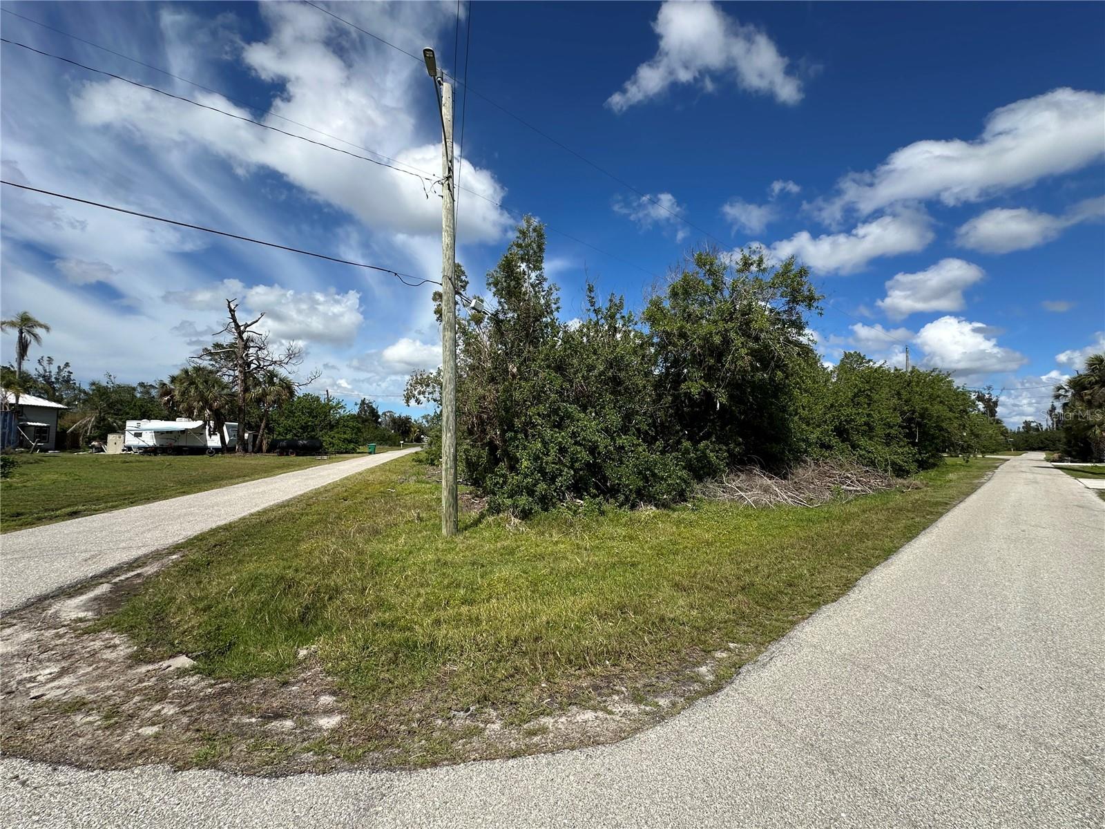 Land in PORT CHARLOTTE 4