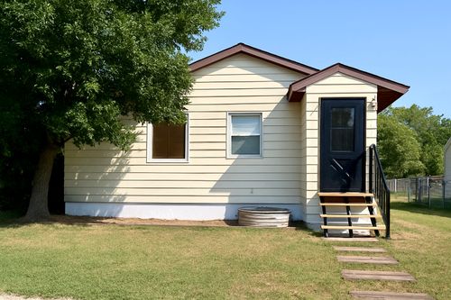 676 Hill Ave, Shelby, MT, 59474-1629 | Card Image