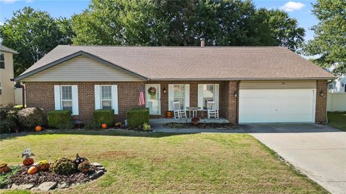 3927 Benington Dr, Swansea, IL, 62226-1017 | Card Image