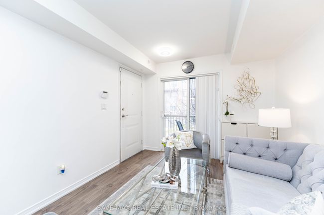 204 - 90 Orchid Place Dr, Condo with 3 bedrooms, 1 bathrooms and 1 parking in Scarborough ON | Image 4