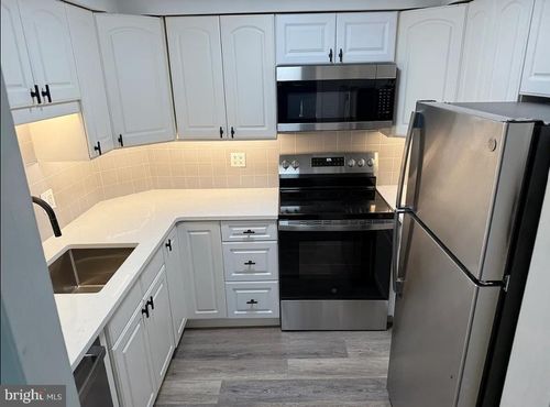 unit-2-37 E Montgomery Ave, ARDMORE, PA, 19003-2522 | Card Image