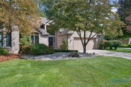 215 Stone Oak Ct, Holland, OH, 43528-9256 | Card Image
