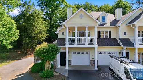 1390 21st Ave Ne, Hickory, NC, 28601-1618 | Card Image