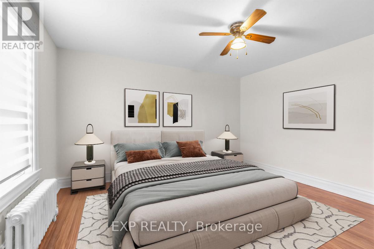 Residential in Bradford West Gwillimbury (Bradford) 2