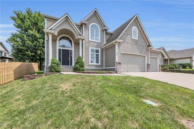 305 Se Battery Drive, House other with 4 bedrooms, 3 bathrooms and null parking in Lee's Summit MO | Image 2