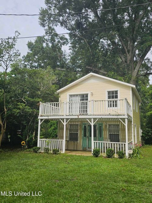 859 Mill St, Lucedale, MS, 39452-6153 | Card Image