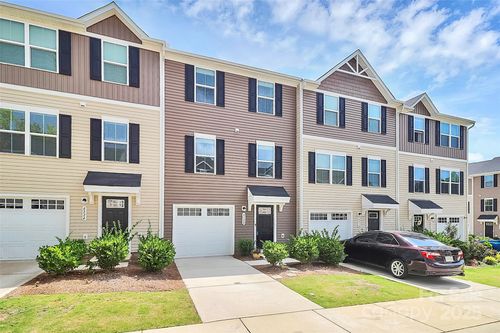 6320 Cutwater Cir, Charlotte, NC, 28269-3583 | Card Image