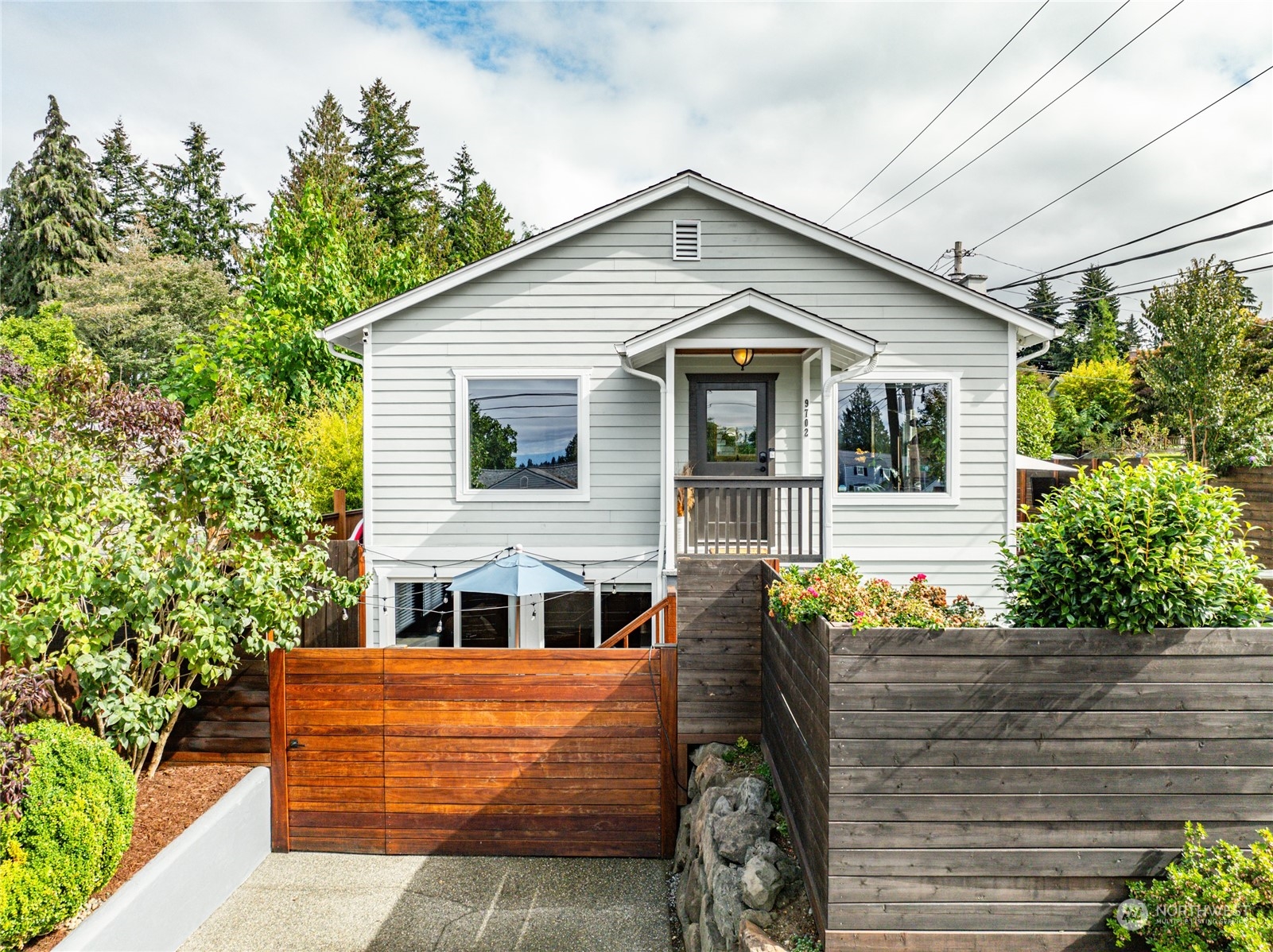 8th Ave, Seattle, WA 98115