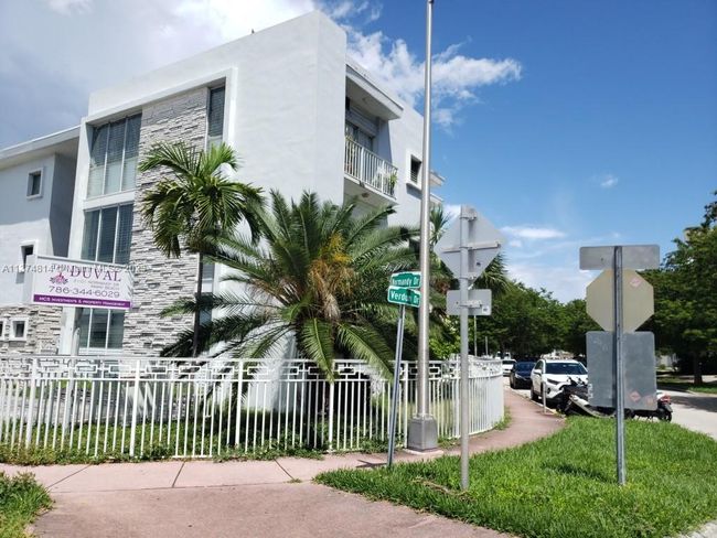 205 - 2101 Normandy Dr, Condo with 1 bedrooms, 1 bathrooms and null parking in Miami Beach FL | Image 6