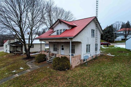 522 Canal St, Bloomington, WI, 53804-9652 | Card Image