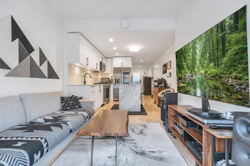 146-545 E 2nd St, North Vancouver, BC, V7L | Card Image