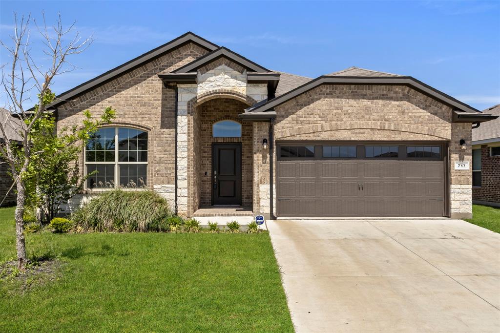 Indian Hawthorn Dr, Red Oak, TX 75154