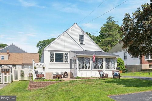 555 Grand Ave, HAVERTOWN, PA, 19083-3209 | Card Image