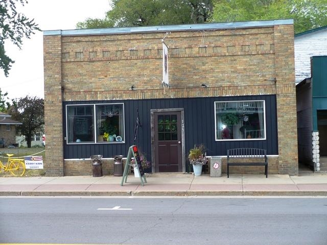 125 Main St, Greenwood, WI 54437