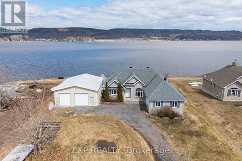 15 Haute Rive St, Lefaivre, ON, K0B1J0 | Card Image