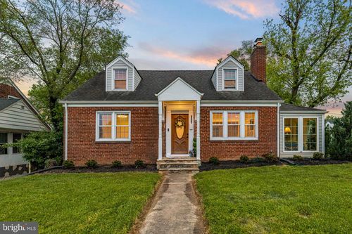 7241 Route 29, FALLS CHURCH, VA, 22046-3709 | Card Image